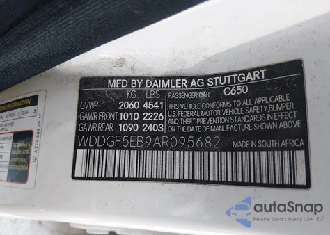 2010 Mercedes-Benz C 300 Luxury/Sport z USA, uszkodzony, nr VIN WDDGF5EB9AR095682